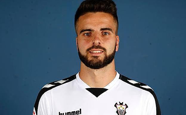 El futbolista Pelayo Novo jugó en el Real Oviedo