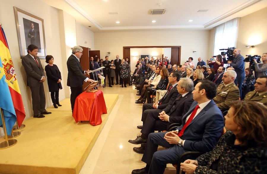 El nuevo Delegado de Gobierno en Asturias, Mariano Marín, se ha comprometido a abrir la Delegación para fomentar el diálogo y actuar de puente entre Estado, autonomía y ayuntamientos en Asturias. 