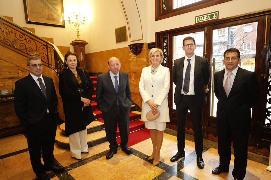 María Neira, directora de Salud Pública de la OMS, Antonio Gamoneda, los astilleros Gondán y Armón y las unidades policiales que luchan contra el maltrato han sido los galardonados de esta edición.