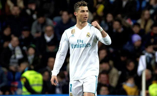 El delantero portugués del Real Madrid Cristiano Ronaldo celebra su gol contra el Girona.