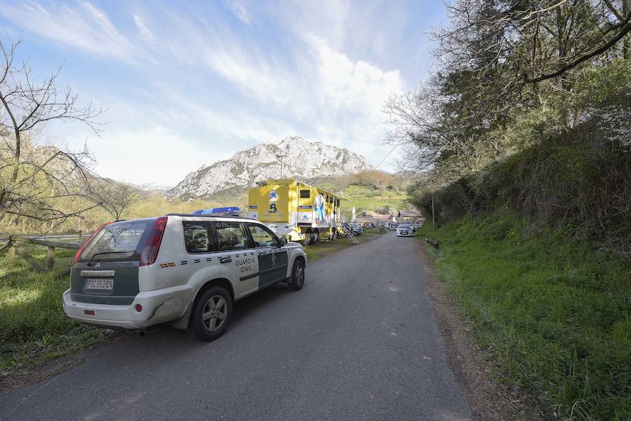 El rastreo está centrado en las inmediaciones del recorrido en que el participó con sus compañeros del Grupo de Montaña Ensidesa, quienes alertaron de su desaparición