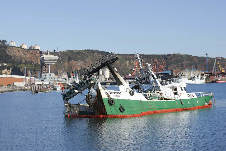 Fotos: El barco &#039;Saramago&#039; en el Muelle de la Osa