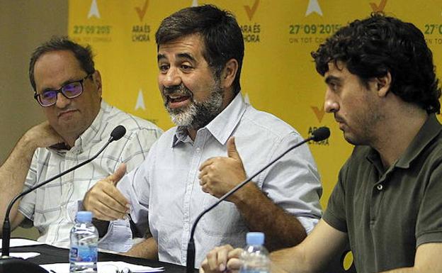 Jordi Sánchez (i) habla en un acto de ANC. 