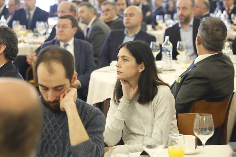 El ministro de Fomento, Íñigo de la Serna, ha analizado el presente y futuro de las infraestructuras en Asturias en el Fórum EL COMERCIO, organizado en colaboración con el SabadellHerrero. 