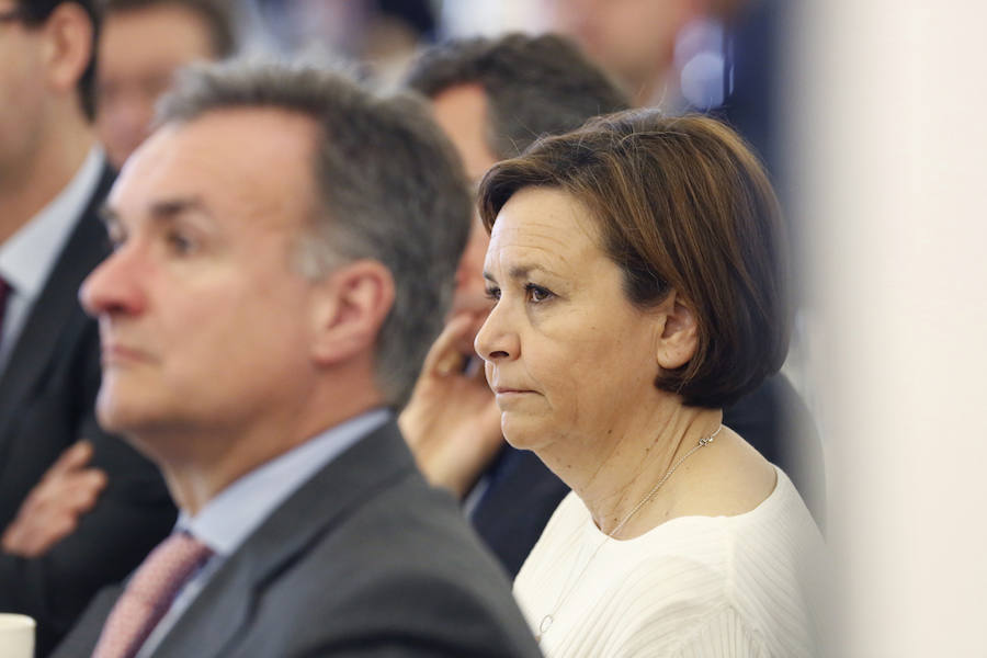 El ministro de Fomento, Íñigo de la Serna, ha analizado el presente y futuro de las infraestructuras en Asturias en el Fórum EL COMERCIO, organizado en colaboración con el SabadellHerrero. 