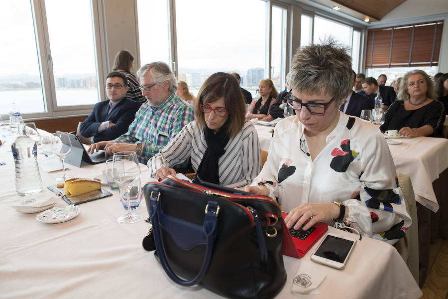 El ministro de Fomento, Íñigo de la Serna, ha analizado el presente y futuro de las infraestructuras en Asturias en el Fórum EL COMERCIO, organizado en colaboración con el SabadellHerrero. 