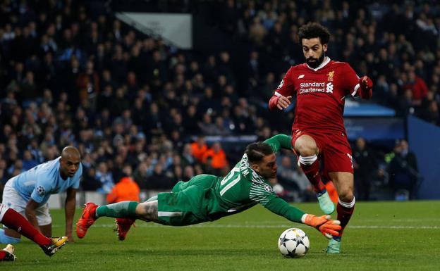 Salah firma el tanto del empate para el Liverpool. 