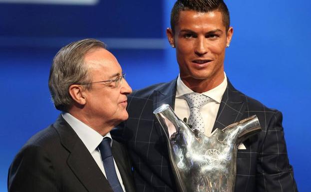 Florentino Pérez, junto a Cristiano Ronaldo. 