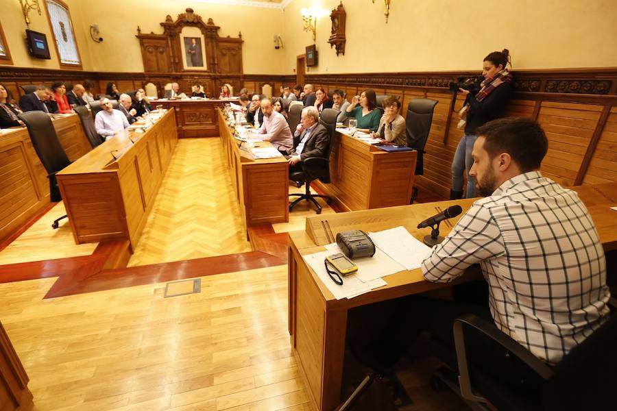 Fotos: Pleno del Ayuntamiento de Gijón