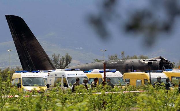 Al menos 257 muertos tras estrellarse un avión militar cerca de Argel