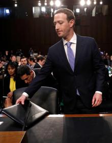 Imagen secundaria 2 - Caso Facebook | La pregunta sobre su privacidad que descolocó a Mark Zuckerberg