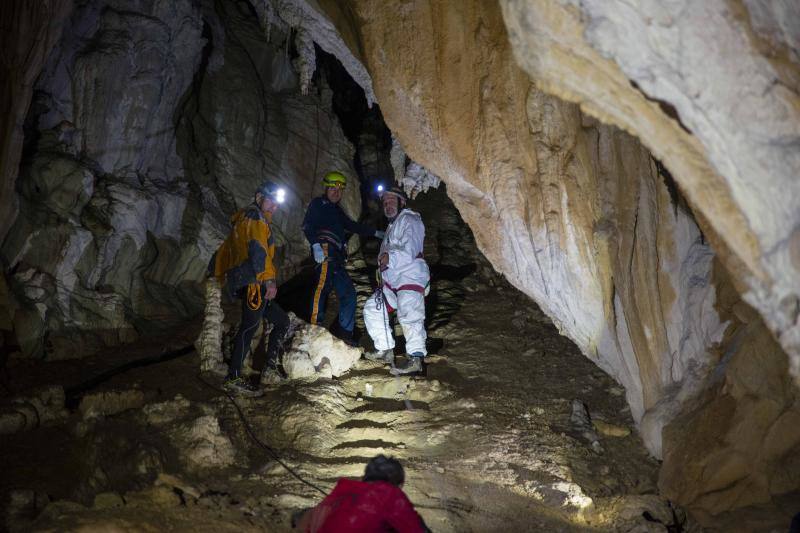 El Grupo Torreblanca recreó la primera bajada a la cueva de Tito Bustillo. En la recreación participaron algunos de los descubridores