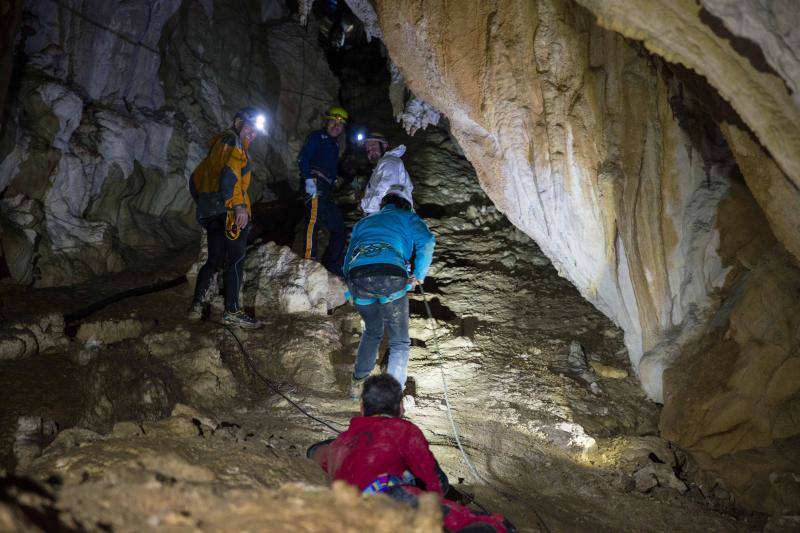 El Grupo Torreblanca recreó la primera bajada a la cueva de Tito Bustillo. En la recreación participaron algunos de los descubridores