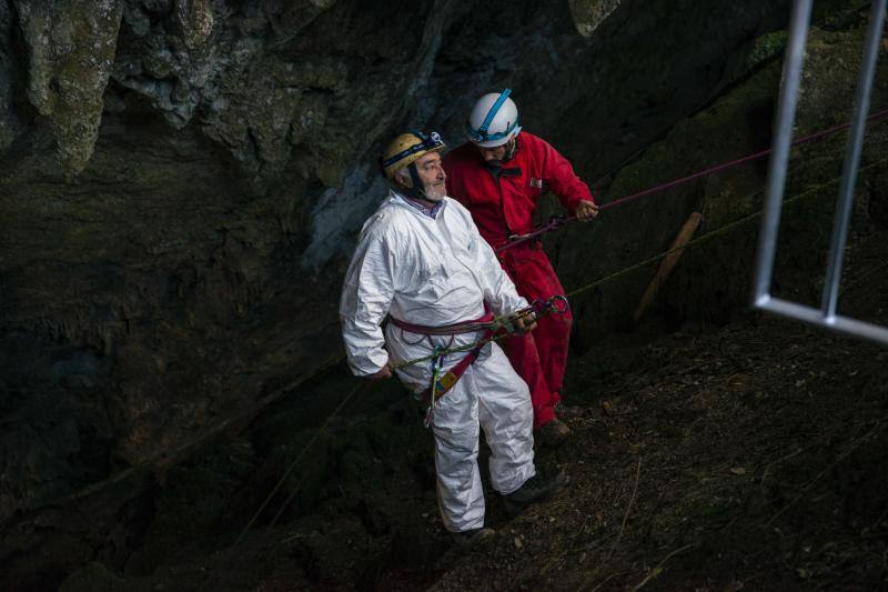 El Grupo Torreblanca recreó la primera bajada a la cueva de Tito Bustillo. En la recreación participaron algunos de los descubridores