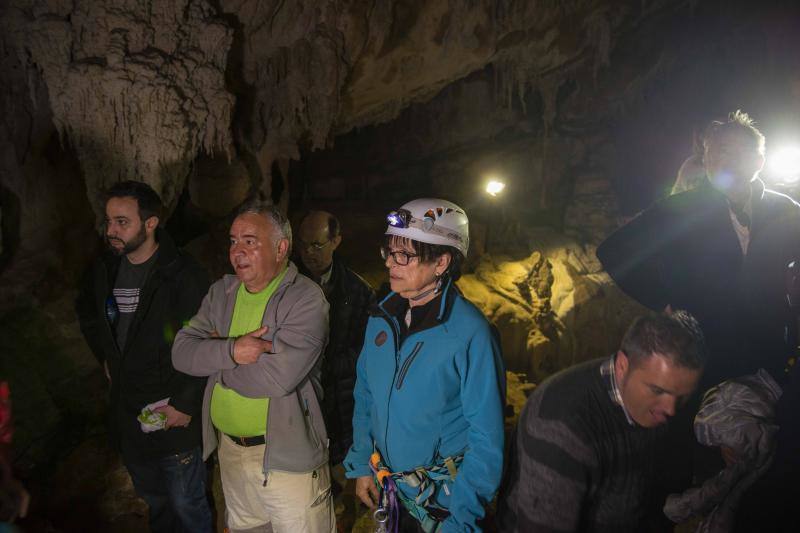 El Grupo Torreblanca recreó la primera bajada a la cueva de Tito Bustillo. En la recreación participaron algunos de los descubridores