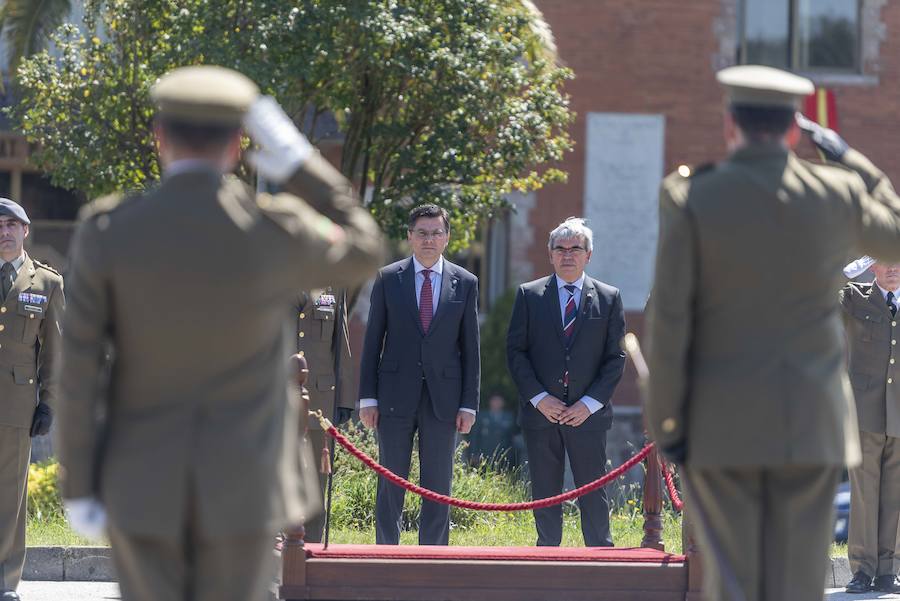 El delegado del Gobierno en Asturias, Mariano Marín, asiste al acto de conmemoración del XXX aniversario de la Unidad de Servicios del Acuartelamiento (USAC) Cabo Noval