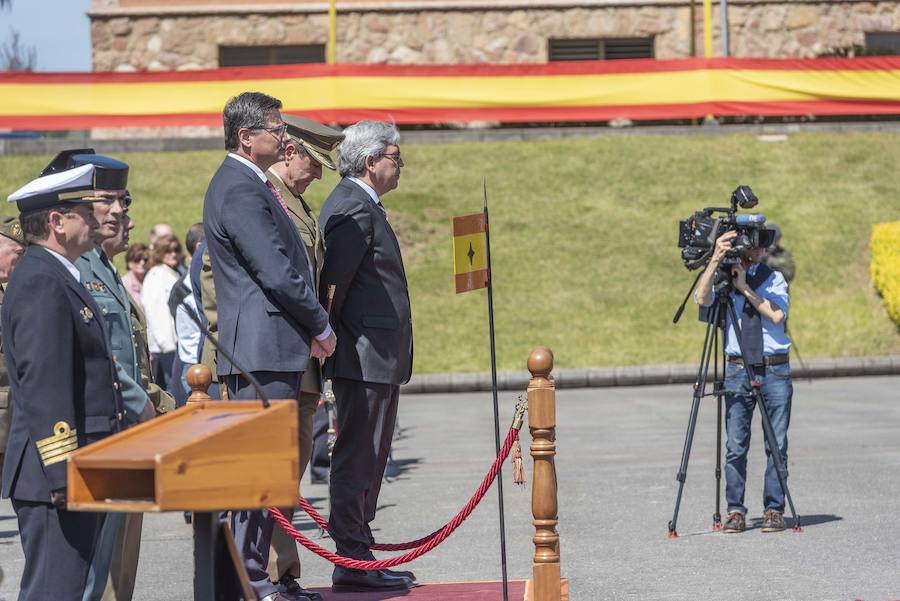 El delegado del Gobierno en Asturias, Mariano Marín, asiste al acto de conmemoración del XXX aniversario de la Unidad de Servicios del Acuartelamiento (USAC) Cabo Noval