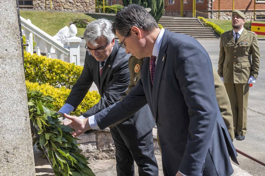 El delegado del Gobierno en Asturias, Mariano Marín, asiste al acto de conmemoración del XXX aniversario de la Unidad de Servicios del Acuartelamiento (USAC) Cabo Noval