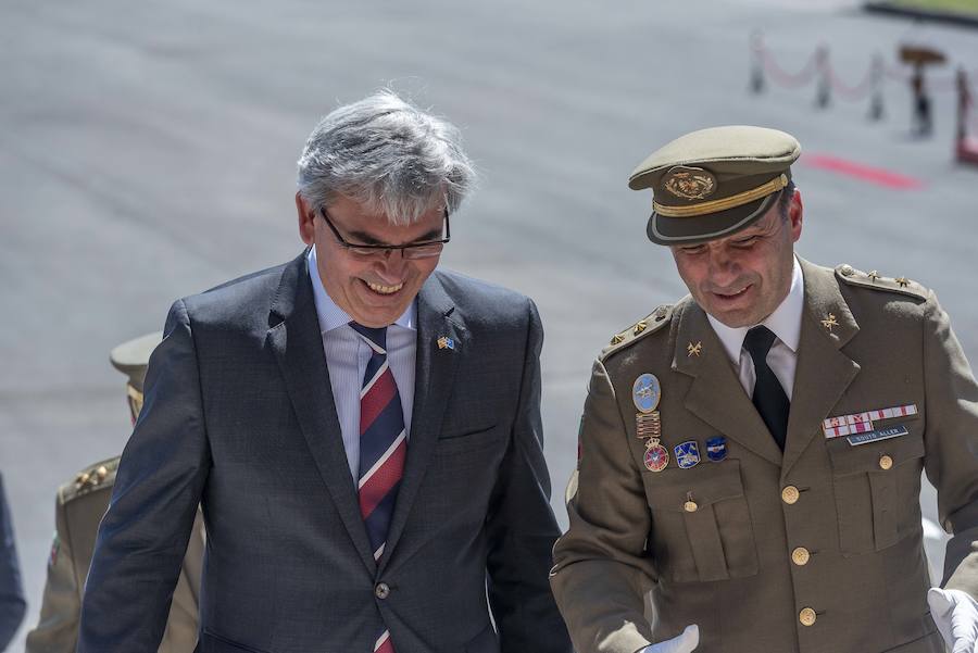 El delegado del Gobierno en Asturias, Mariano Marín, asiste al acto de conmemoración del XXX aniversario de la Unidad de Servicios del Acuartelamiento (USAC) Cabo Noval