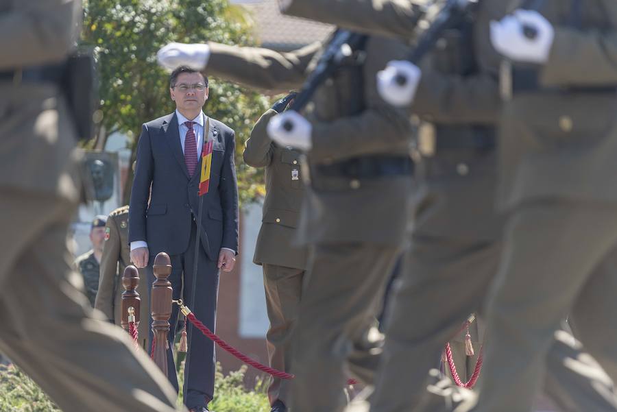 El delegado del Gobierno en Asturias, Mariano Marín, asiste al acto de conmemoración del XXX aniversario de la Unidad de Servicios del Acuartelamiento (USAC) Cabo Noval