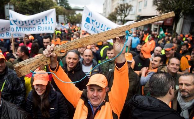 Concentración a favor de la caza en Santiago de Compostela.