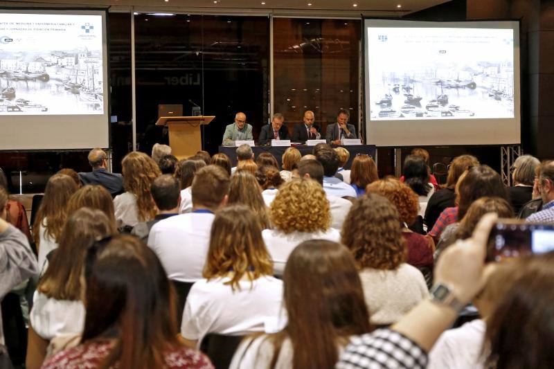 La apertura corrió a cargo del consejero de Sanidad y con este encuentro se dan por inaugurados los actos del cincuentenario del Hospital de Cabueñes