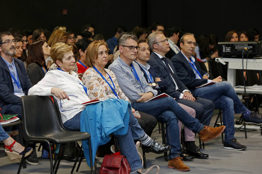 La apertura corrió a cargo del consejero de Sanidad y con este encuentro se dan por inaugurados los actos del cincuentenario del Hospital de Cabueñes