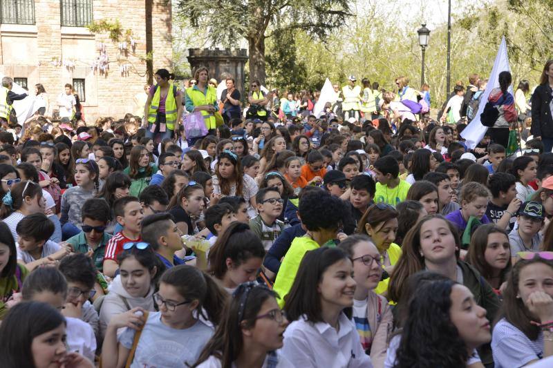 Fotos: Los jóvenes llenan Covadonga