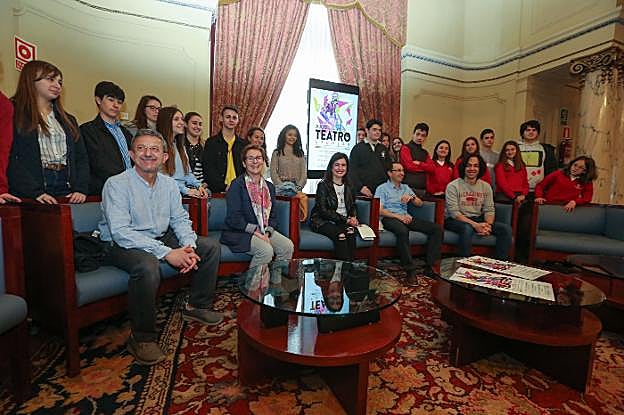 Presentación de las XXIV Jornadas de Teatro Escolar, ayer, en el Palacio Valdés. 