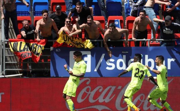 Los jugadores del Getafe celebran el gol de Mathías Olivera.