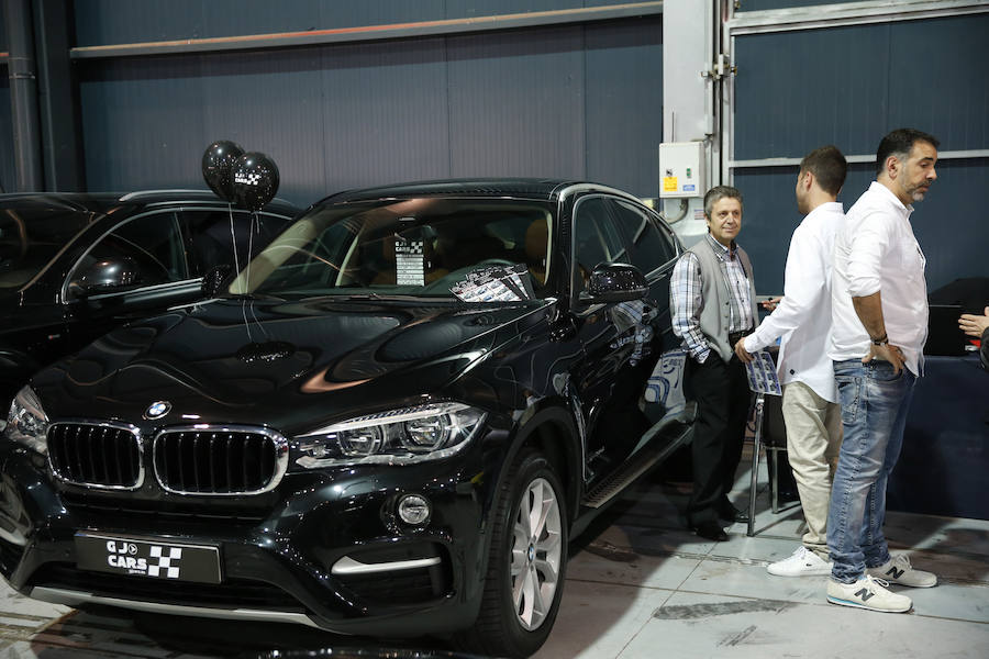 La sexta edición de esta feria ofrece variedad de coches y competitividad de precios en el recinto Luis Adaro.