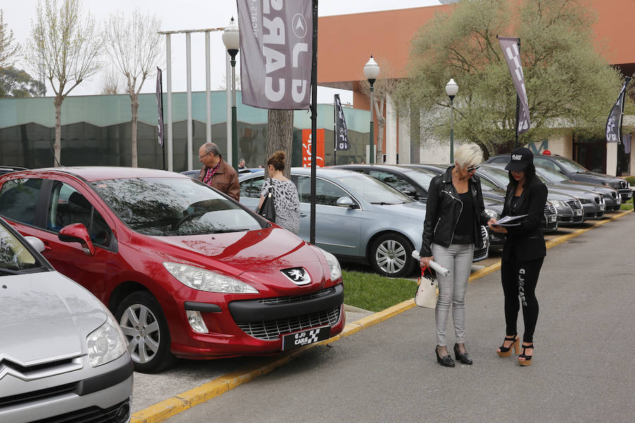 La sexta edición de esta feria ofrece variedad de coches y competitividad de precios en el recinto Luis Adaro.