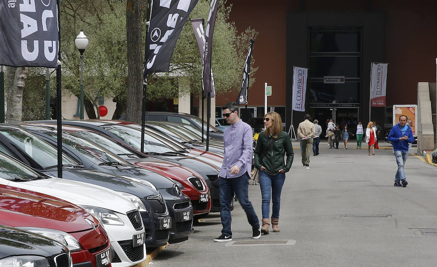 La sexta edición de esta feria ofrece variedad de coches y competitividad de precios en el recinto Luis Adaro.
