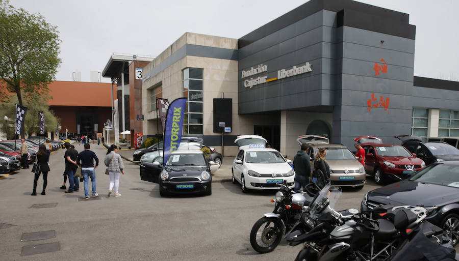 La sexta edición de esta feria ofrece variedad de coches y competitividad de precios en el recinto Luis Adaro.