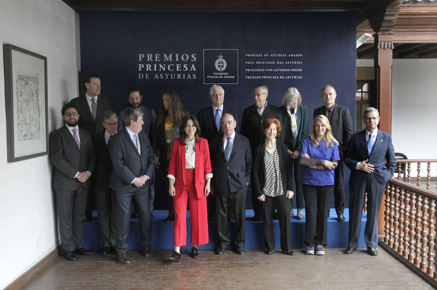 Ni una sola de las 35 candidaturas que optan al galardón de las Artes salió de la boca de quienes mañana dictarán su fallo