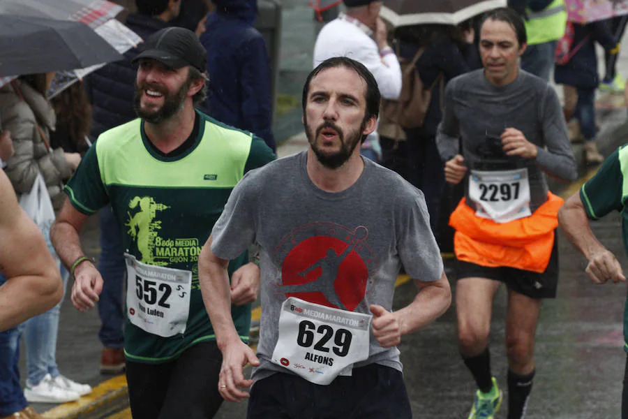 Fotos: ¿Estuviste en la EDP Media Maratón de Gijón? ¡Búscate! (1)