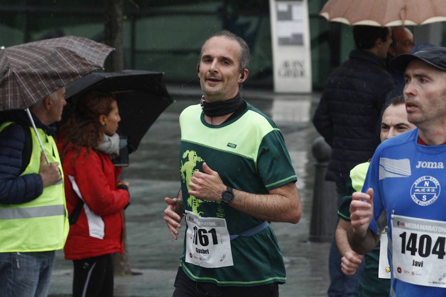 Fotos: ¿Estuviste en la EDP Media Maratón de Gijón? ¡Búscate! (2)