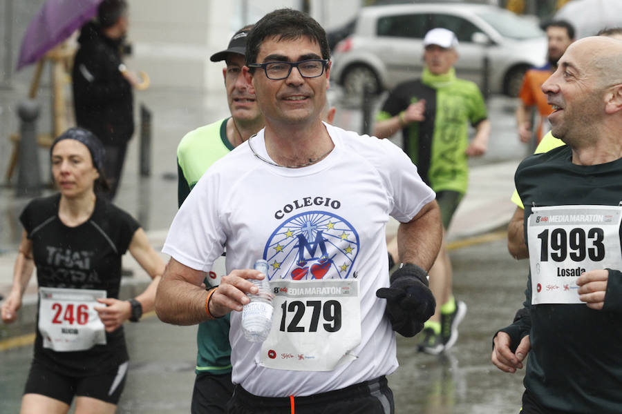 Fotos: ¿Estuviste en la EDP Media Maratón de Gijón? ¡Búscate! (2)