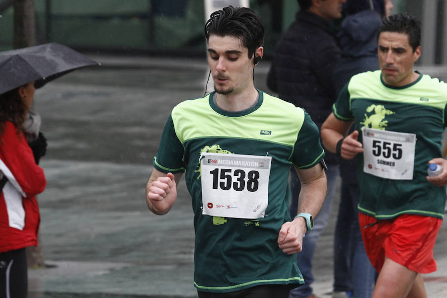 Fotos: ¿Estuviste en la EDP Media Maratón de Gijón? ¡Búscate! (2)