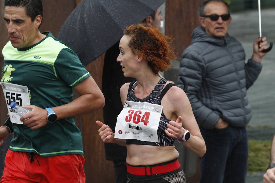 Fotos: ¿Estuviste en la EDP Media Maratón de Gijón? ¡Búscate! (2)