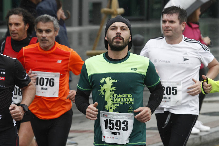 Fotos: ¿Estuviste en la EDP Media Maratón de Gijón? ¡Búscate! (2)