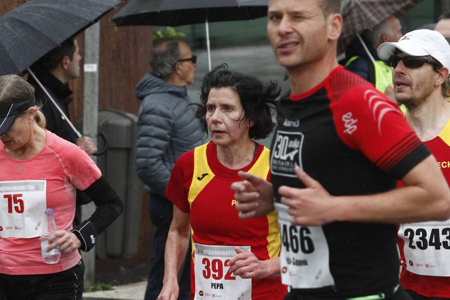 Fotos: ¿Estuviste en la EDP Media Maratón de Gijón? ¡Búscate! (2)