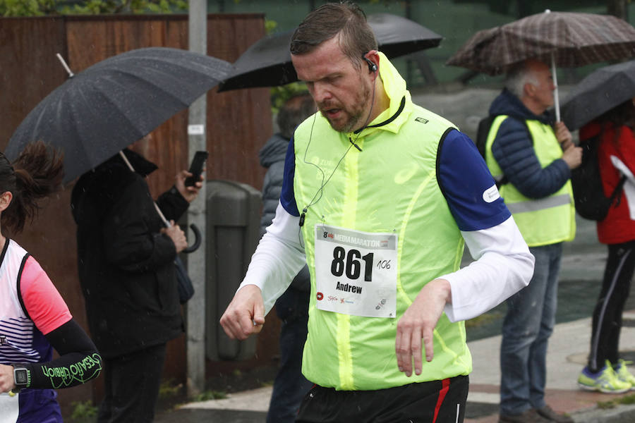 Fotos: ¿Estuviste en la EDP Media Maratón de Gijón? ¡Búscate! (2)