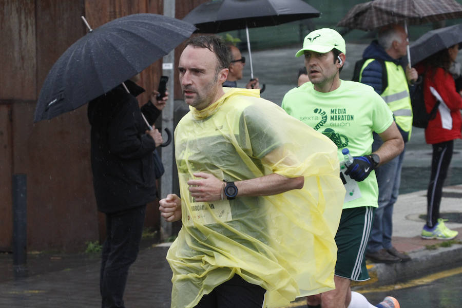 Fotos: ¿Estuviste en la EDP Media Maratón de Gijón? ¡Búscate! (2)