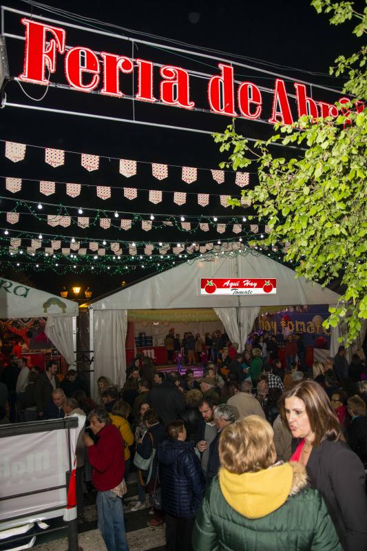 La capital piloñesa inaugura bajo el orbayu una nueva edición de la fiesta