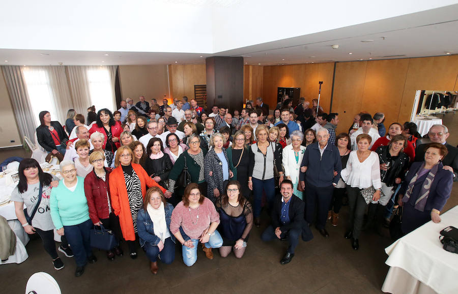 La asociación organizó una comida de hermanamiento en el hotel AC Fórum de la plaza de los Ferroviarios