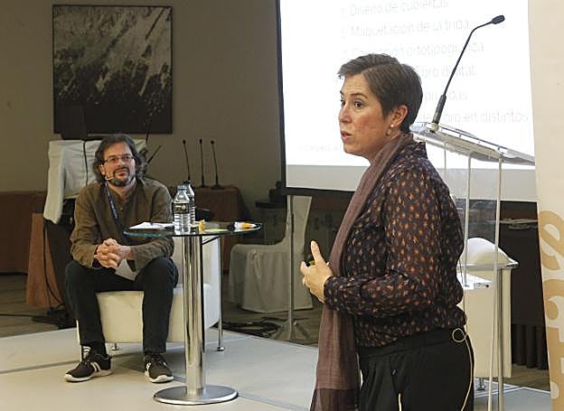 Mariana Eguaras, durante su ponencia en el Congreso de Escritores. 