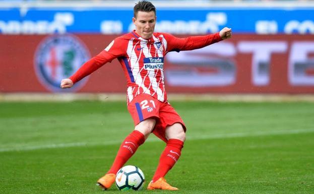 Kevin Gameiro, lanzando el penalti frente al Alavés.