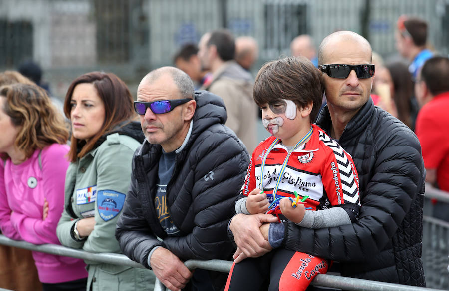 La prueba se cerró este domingo con las ya tradicionales carreras solidarias -en favor de la Asociación Galbán de ayuda a las familias de niños con cáncer-