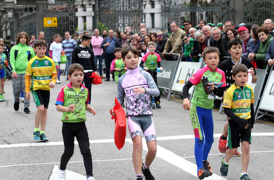 La prueba se cerró este domingo con las ya tradicionales carreras solidarias -en favor de la Asociación Galbán de ayuda a las familias de niños con cáncer-